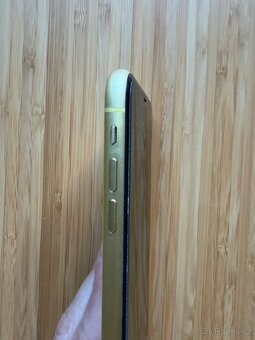 iPhone 11 Žlutý - 2