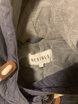 Dámský tmavěmodrý kabát značky DESIRES - 2