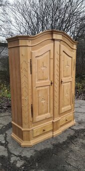 Celomasivní policovou skříň s šuplíky - 2