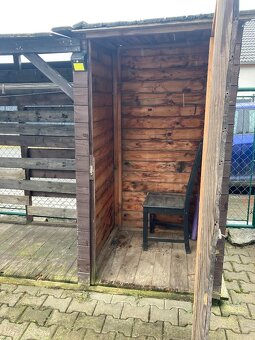 Dřevník s prostorem na popelnici - 2