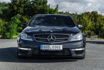 Mercedes-Benz C63 AMG - 2