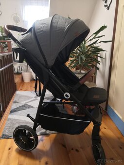 Sportovni kočárek - 2