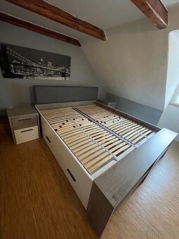 Manželská postel s nočními stolky - 2