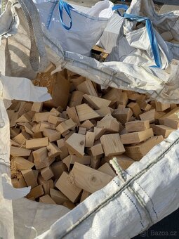 Suché odřezky z dřevovýroby na topení - 600 Kč/m3 - 2