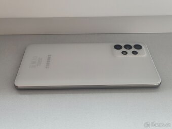Mobilní telefon Samsung Galaxy A52 6GB/128GB bílý - 2