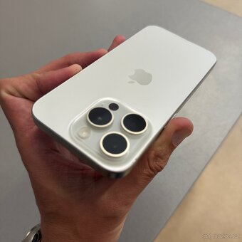 iPhone 15 Pro 256GB silver, jako nový, 97% baterie - 2