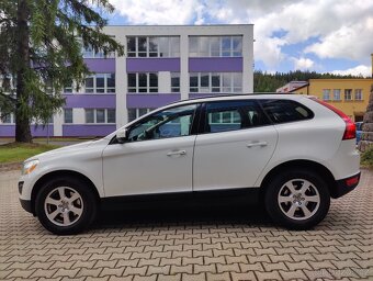 Volvo XC60 2,4 D AWD servis + pneu - 2