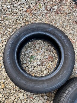 pneu 176/65 r14 82T - 2