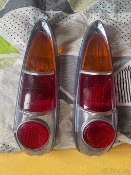Kryty zadních lamp - světel škoda 1000mb - 2