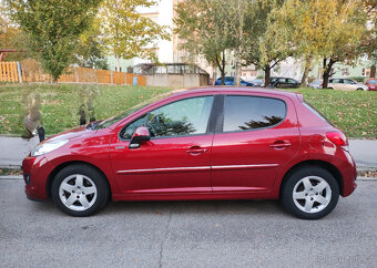Poeugeot 207 1.4 benzín 70kw, 2011,najeto 105 000km SPORTIUM - 2