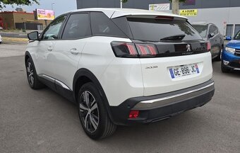 Peugeot 3008 BlueHDi 130 EAT8 Allure rok 2022 - 2