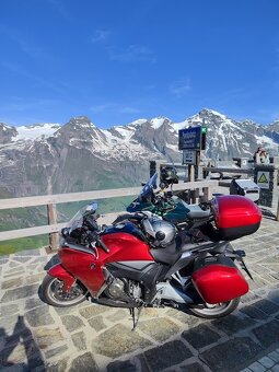 Honda VFR 1200F - 2