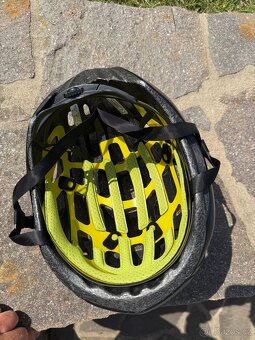 Cyklisticka helma Specialized PROPERO 3 - 2