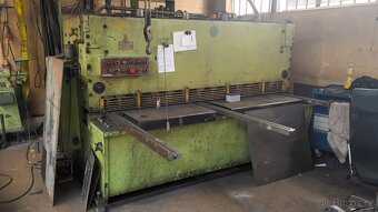 Prodám hydraulické tabulové nůžky FG 825 - 2