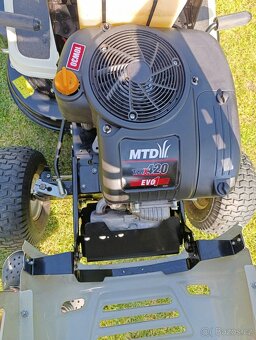 Zahradní traktůrek MTD - 2