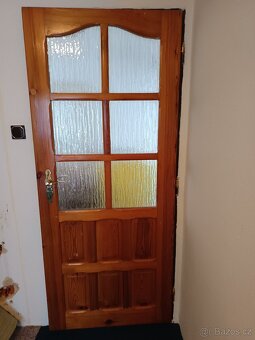 Dřevěné částečně prosklené dveře š. 80 cm - 2