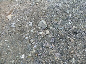 kamenitá hlína, kameny, zemina - 2