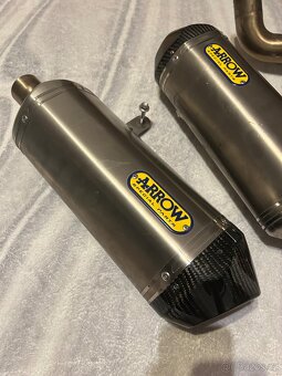 Arrow výfuky z Triumph 1050 triple speed - 2