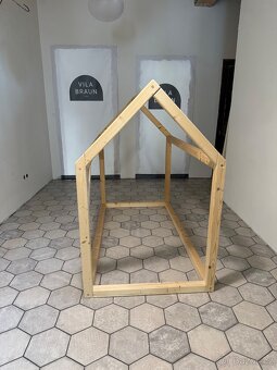 Dětský dřevěný domeček - 2