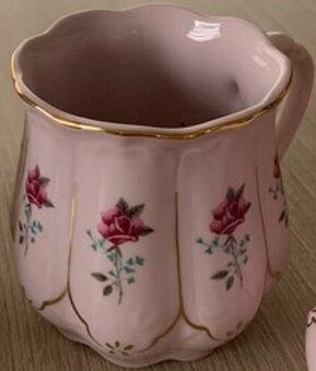 Dekorativní i užitkový růžový porcelán - hrnek - 2