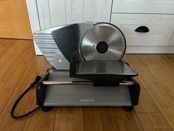 Elektrický kráječ potravin Sencor SFS 4050 - v záruce, jako - 2