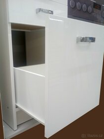 Kuchyňská linka 1,8 m bílá, vysoký lesk - 2