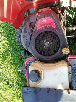 Zahradní traktor Jonsered (Husqvarna) - 2