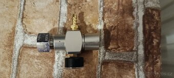 Regulátor tlaku v láhvi CO2 s adaptérem - 2
