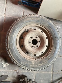 225/65 R16 C Bredgestone - 2