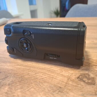 Battery grip Olympus HLD-9 pro OM-D E-M1 MARK II/III - 2