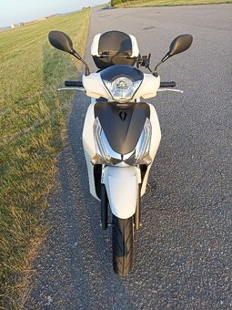 Honda SH 125 i rok výroby 2014, 9500 km najeto - 2