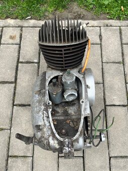 Motor ČZ 150C - 2
