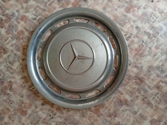 Poklice/kryty kol na mercedes w 115 (piano) - 2