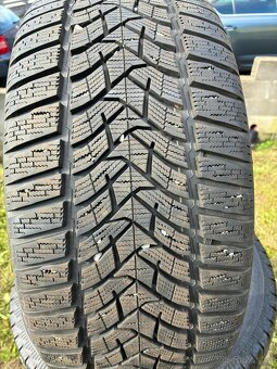 Dunlop Zimní Pneumatiky 255/40 R20 101W - 2