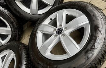Zimní sada VW 215/65r17 103H - zánovní - 2