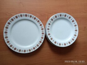 Percelánové talíře mělké made in China - 2