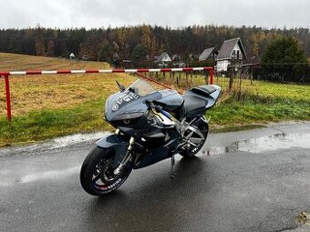 Yamaha R1 - 2