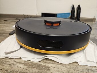 Robotický vysavač s mopem Philips s bohatým příslušenstvím - 2