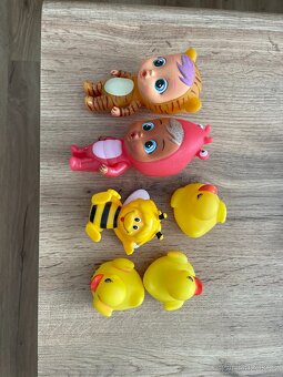 různé hračky - 2