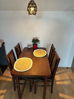 Jídelní stůl ,židle - 2