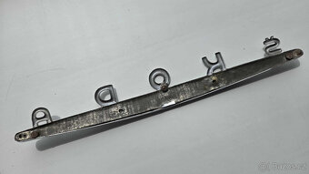 Nápis ŠKODA na kapotu - 2