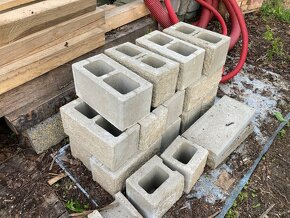 Plotové tvarovky Cs beton - 2