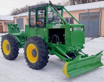 lesní traktor LKT 81T Turbo (lakatoš) vyvážecí dřevo kulatin - 2