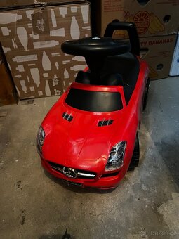 Cervene Mercedes Benz odrazedlo pro deti - 2