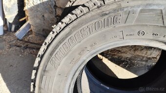 Prodám letní pneu Bridgestone 215/70 r15c - 2