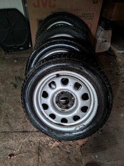 kola Golf + pneu 185/60R14 - 2