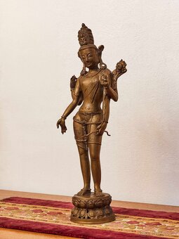 Bronzová socha bodhisattvy Avalókitéšvary (Padmapáni) - 2