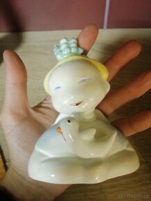 Porcelánová soška andílek s holubicí - 2