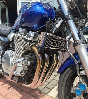 YAMAHA XJR1300 - 2