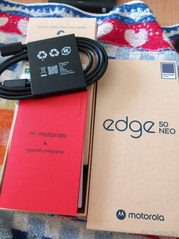 Motorola edge 50 nebo 5g - 2